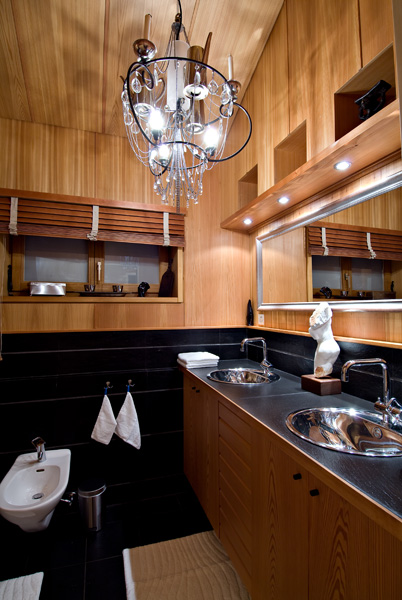 Large view of the bathroom